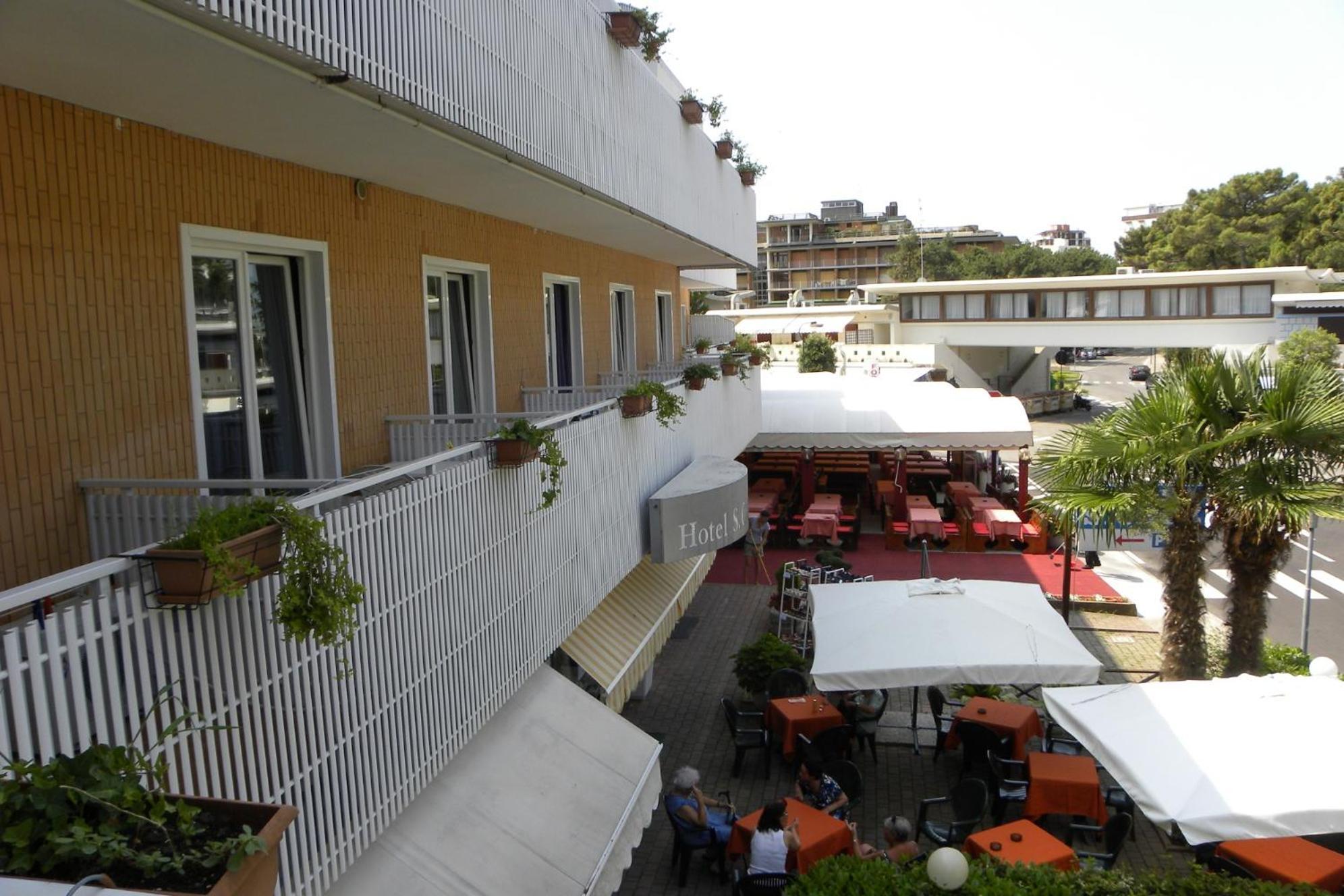Hotel Santa Cruz Lignano Sabbiadoro Extérieur photo