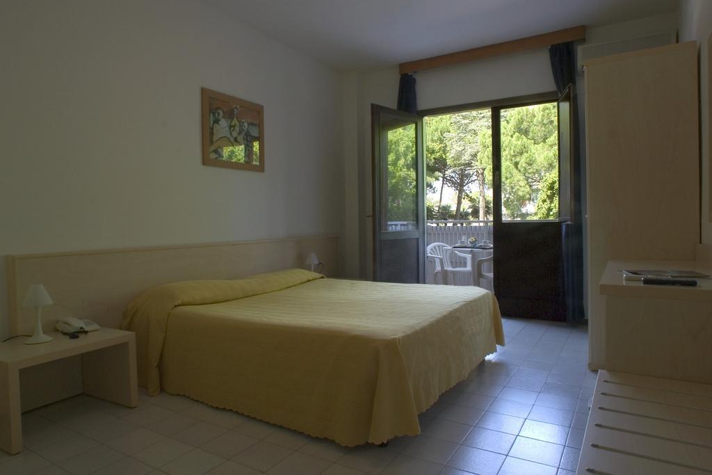 Hotel Santa Cruz Lignano Sabbiadoro Extérieur photo